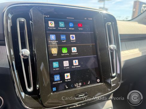 Used 2025 Volvo XC40 B5 Plus image 21