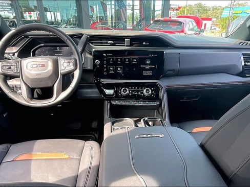 Used 2025 GMC Sierra 2500 AT4 w/ AT4 Premium Plus Package image 8
