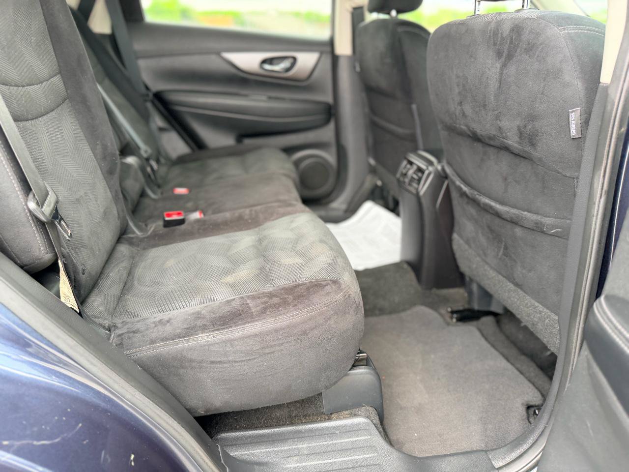 Used 2014 Nissan Rogue SV FWD image 18