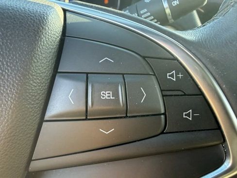 Used 2018 Cadillac XT5 FWD image 19