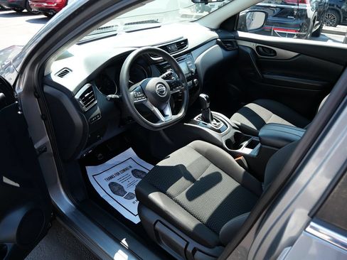 Used 2017 Nissan Rogue Sport S w/ S Appearance Package FWD image 9