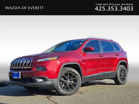 Used 2018 Jeep Cherokee Latitude Plus w/ Comfort/Convenience Group AWD/4WD image 1