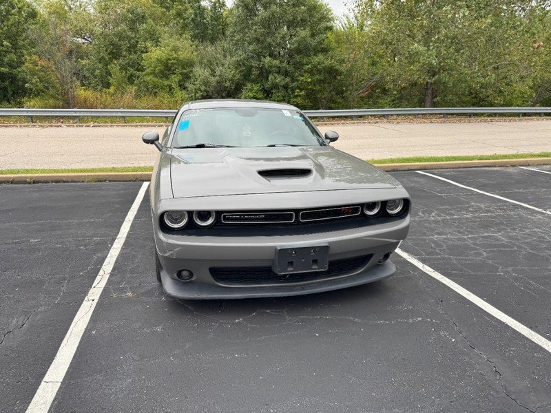 Used 2019 Dodge Challenger R/T RWD image 2