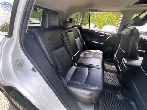 Used 2022 Toyota RAV4 XLE w/ Convenience Package AWD/4WD image 16