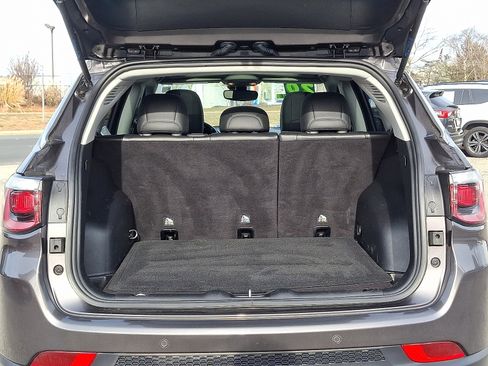 Used 2020 Jeep Compass Latitude image 28