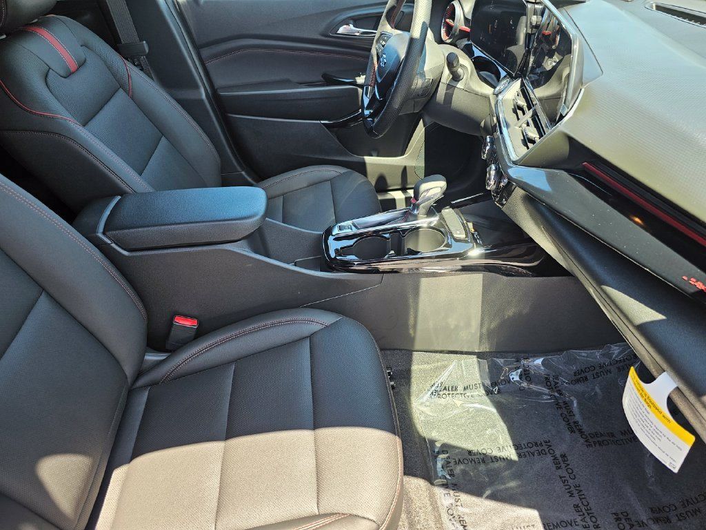 New 2026 Chevrolet Trax RS w/ Sunroof Package FWD image 11