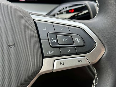 New 2025 Volkswagen Tiguan SE image 23