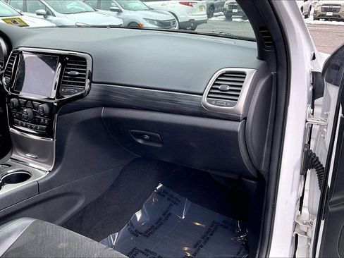 Used 2021 Jeep Grand Cherokee Laredo X image 16