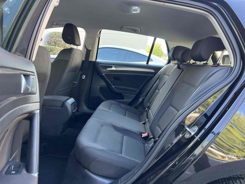 Used 2019 Volkswagen e-Golf SE w/ Driver Assistance Package FWD image 32