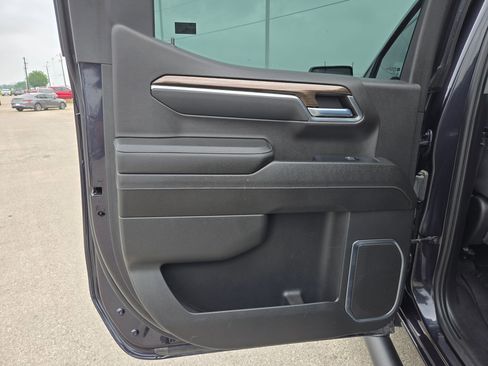 Used 2023 Chevrolet Silverado 1500 RST AWD/4WD image 14