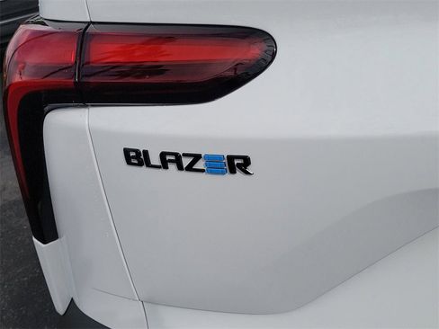New 2026 Chevrolet Blazer EV LT image 19