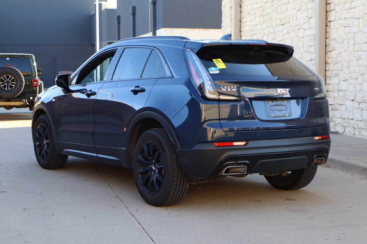 Used 2022 Cadillac XT4 Sport FWD image 3