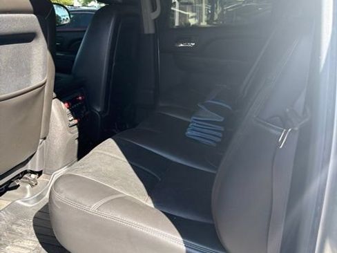 Used 2011 Chevrolet Avalanche LT w/ Suspension Package, Off-Road AWD/4WD image 25