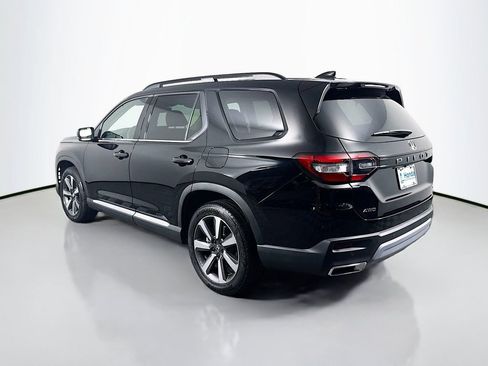 Used 2023 Honda Pilot Touring image 5