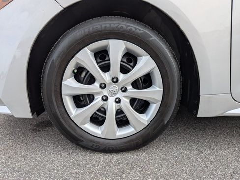 Used 2022 Toyota Corolla LE FWD image 22