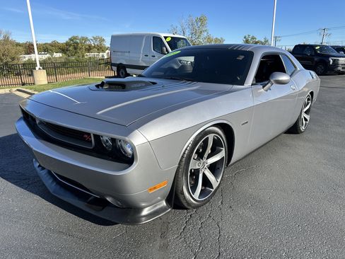 Used 2014 Dodge Challenger R/T image 8