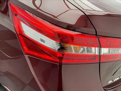 Used 2016 Toyota Avalon Limited image 30