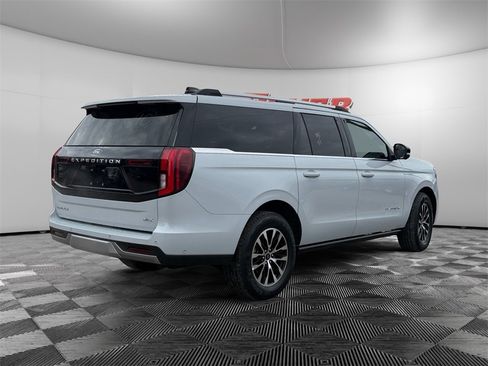 Certified 2025 Ford Expedition Max Platinum image 5