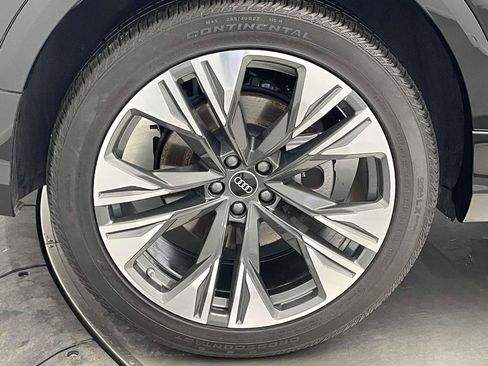 Certified 2025 Audi Q8 Premium w/ Black Optic Package AWD/4WD image 13