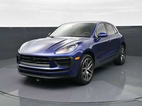 Certified 2026 Porsche Macan AWD/4WD image 1