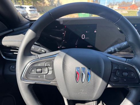 Used 2025 Buick Envista Sport Touring image 33
