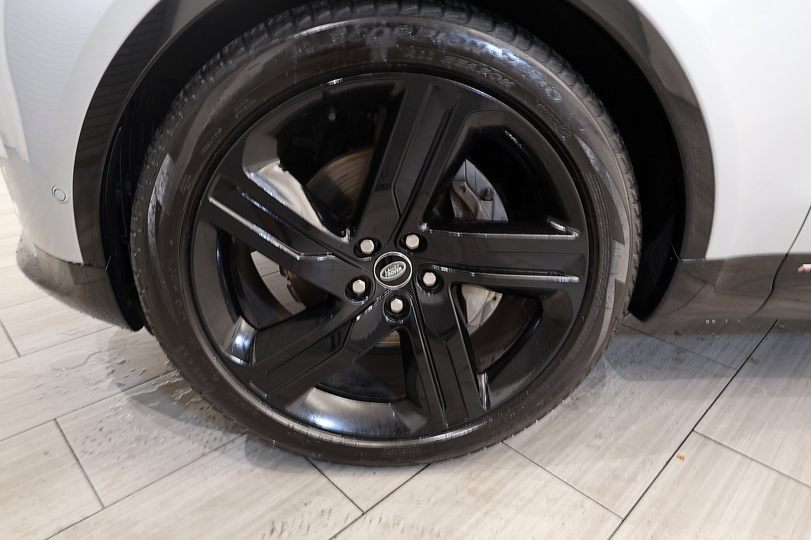 Used 2021 Land Rover Discovery S R-Dynamic AWD/4WD image 10