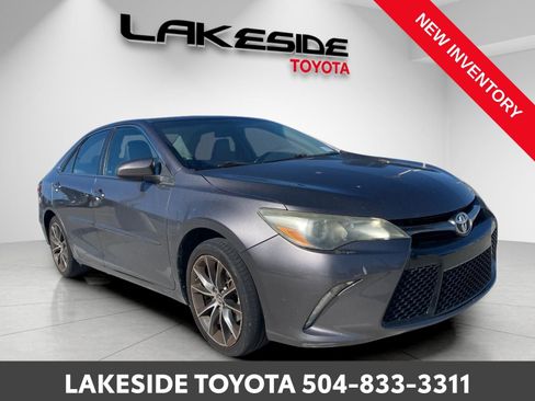 Used 2015 Toyota Camry XSE w/ Moonroof Package image 9