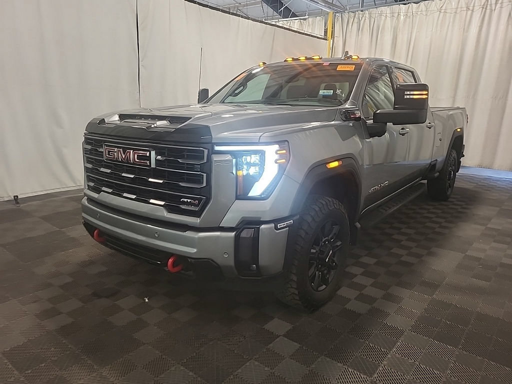 Used 2024 GMC Sierra 2500 AT4 w/ AT4 Premium Plus Package AWD/4WD image 2