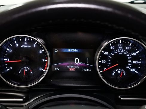 Certified 2022 Kia Carnival LX image 12