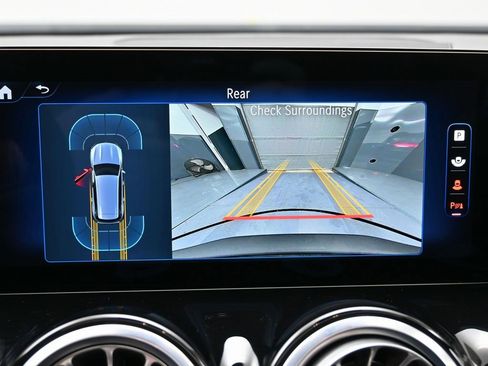 Used 2024 Mercedes-Benz EQB 250+ image 27