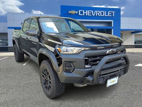 New 2025 Chevrolet Colorado Trail Boss w/ Off-Road Front Bumper Package image 2