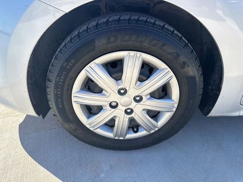 Used 2023 Kia Rio LX image 2