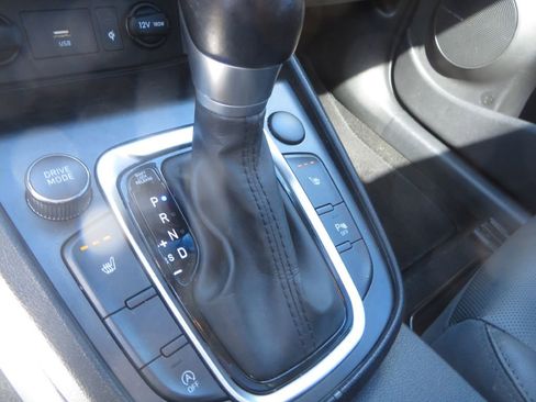 Used 2022 Hyundai Kona Limited image 22