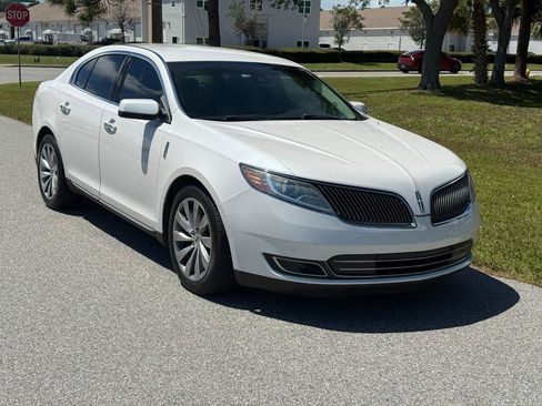 Used 2015 Lincoln MKS FWD image 1