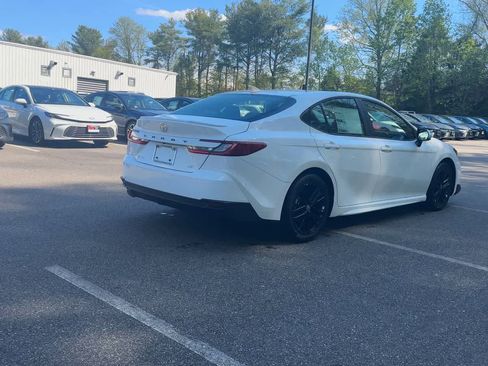 New 2026 Toyota Camry SE FWD image 8
