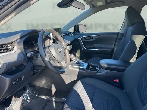 Used 2024 Toyota RAV4 LE image 9