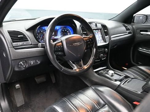 Used 2017 Chrysler 300 S image 21