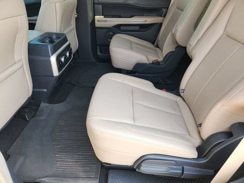 Used 2024 Ford Expedition XLT RWD image 30