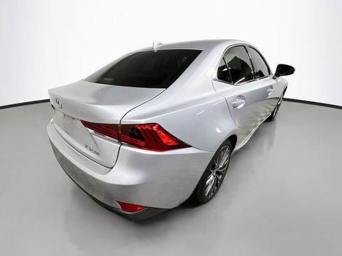 Used 2017 Lexus IS 200t RWD image 4