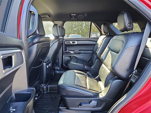 Used 2020 Ford Explorer XLT w/ Equipment Group 202A image 11