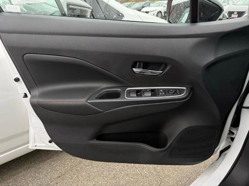 New 2025 Nissan Versa SR w/ Trunk Package image 18