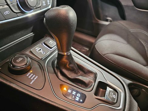 Used 2020 Jeep Cherokee Latitude image 25