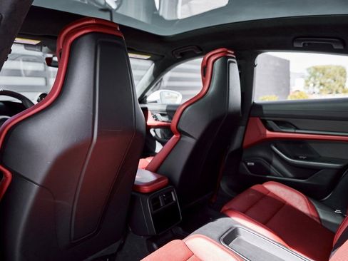 Used 2020 Porsche Taycan Turbo image 39