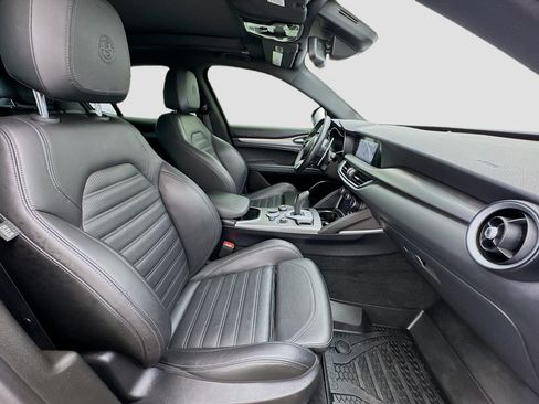 Used 2022 Alfa Romeo Stelvio Veloce AWD/4WD image 20