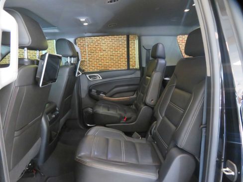 Used 2019 GMC Yukon XL Denali AWD/4WD image 19