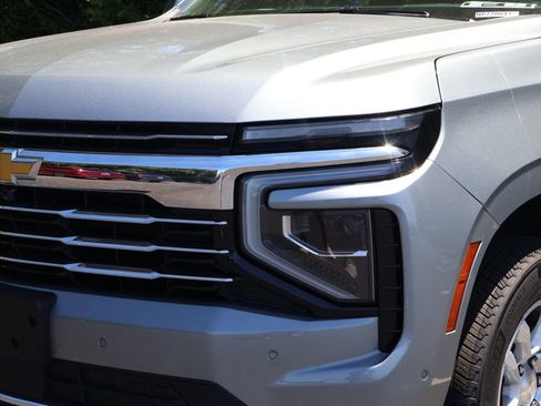 Used 2025 Chevrolet Tahoe LT AWD/4WD image 3