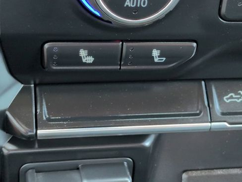 Used 2022 Chevrolet Silverado 2500 LT w/ Convenience Package image 22