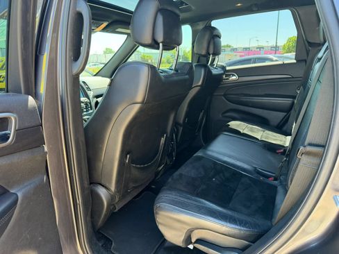 Used 2017 Jeep Grand Cherokee Altitude RWD image 14