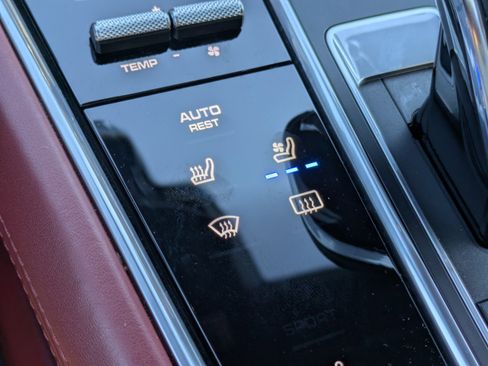 Used 2018 Porsche Panamera 4S image 23