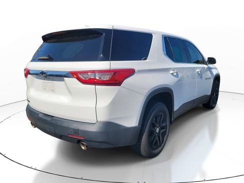 Used 2021 Chevrolet Traverse LS w/ LPO, Blackout Package image 4